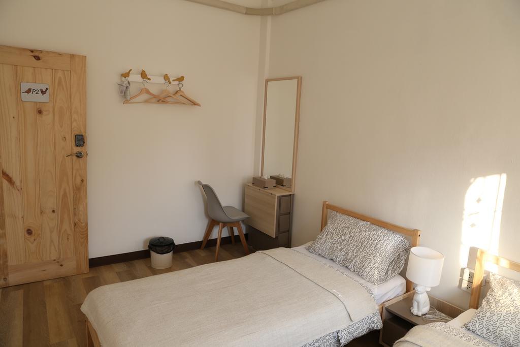 Green Home Hostel And Massage Бангкок Екстер'єр фото