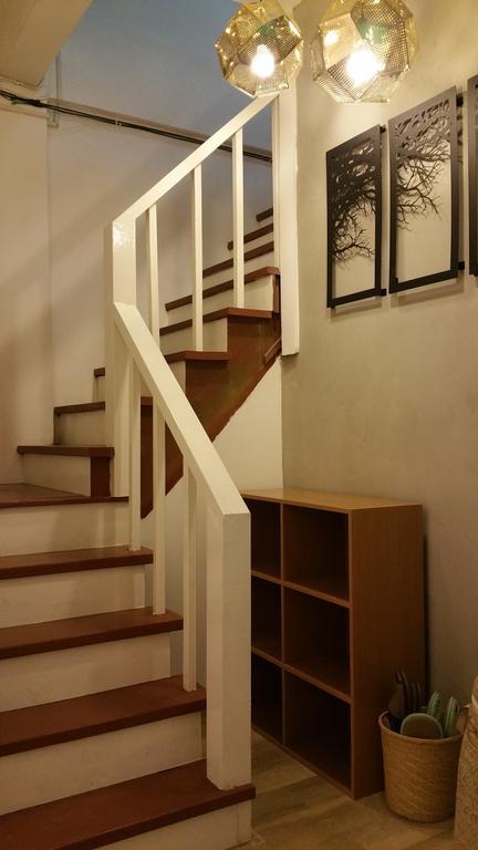 Green Home Hostel And Massage Бангкок Екстер'єр фото