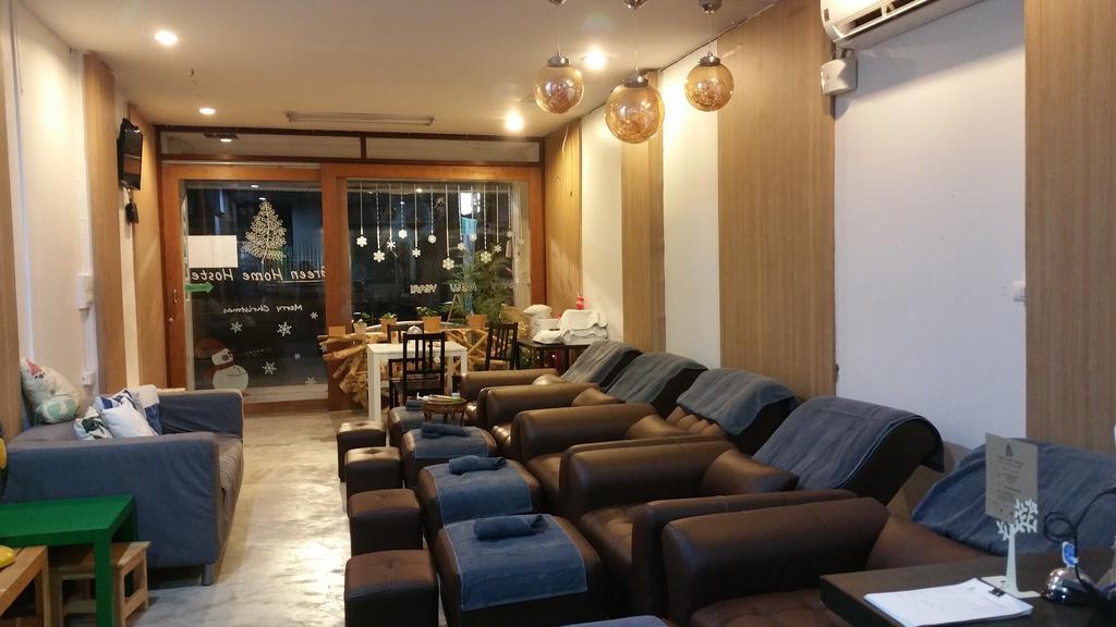 Green Home Hostel And Massage Бангкок Екстер'єр фото