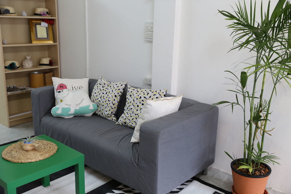 Green Home Hostel And Massage Бангкок Екстер'єр фото