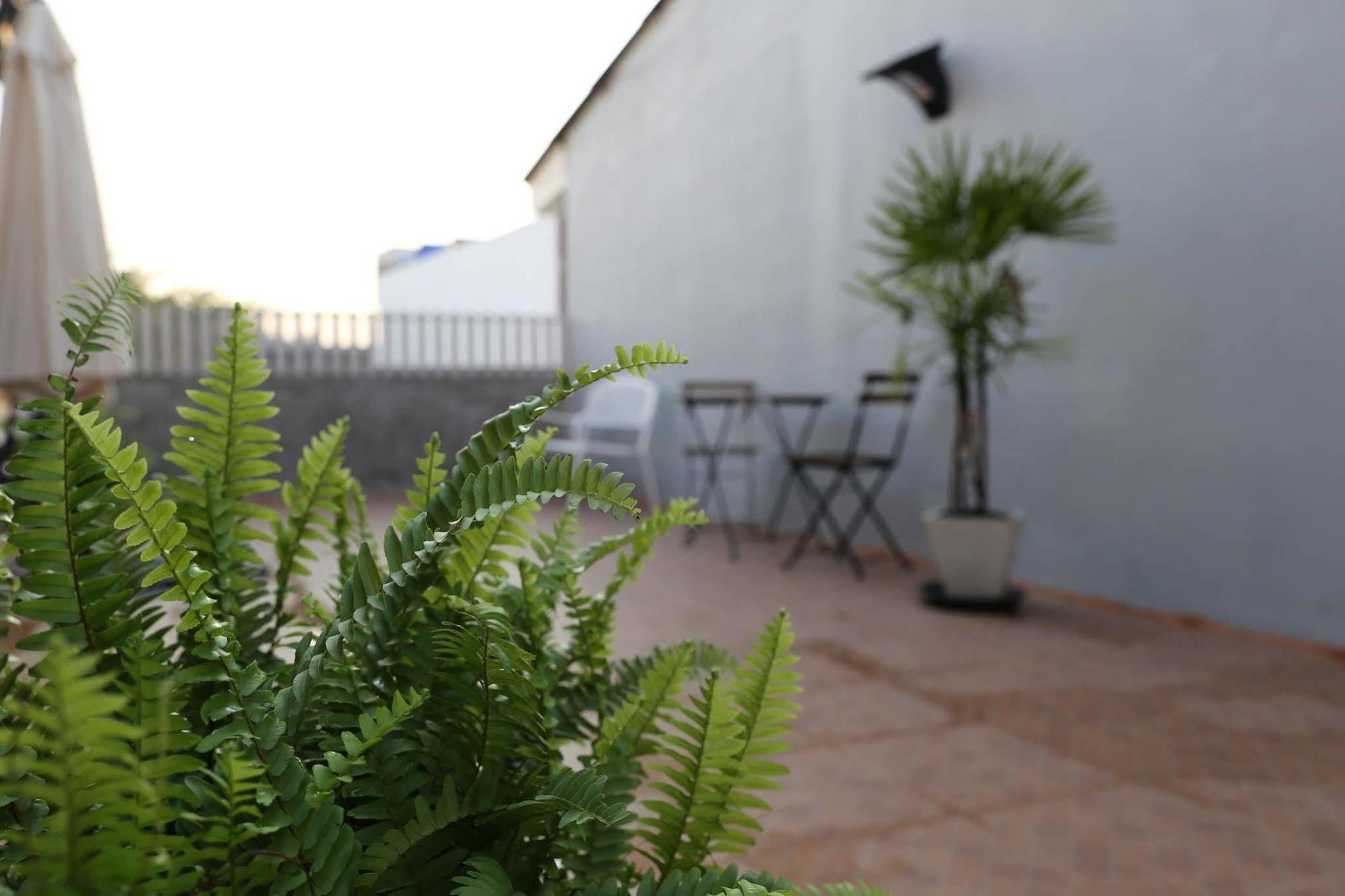 Green Home Hostel And Massage Бангкок Екстер'єр фото